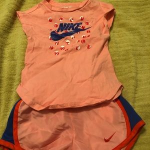 Baby girl/Toddler Nike shorts set 2-3 years